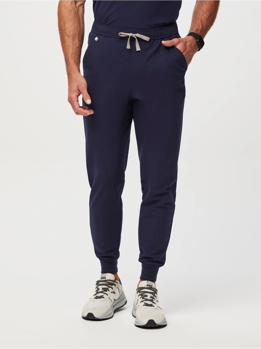 Figs Tansen jogger scrubs in navy blue
